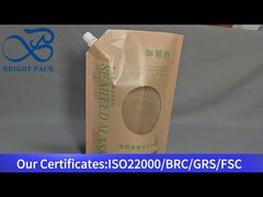 sachet de liquide en papier kraft avec bec verseur et fenêtre transparente