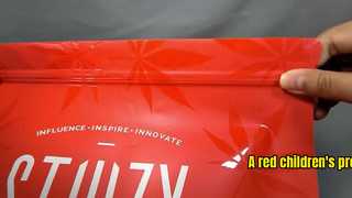 Un sac de protection rouge pour enfants