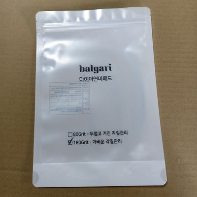Sacs en plastique Ziplock haut de gamme. Réservables, durables et de taille personnalisée. Idéal pour le stockage des aliments, les voyages, le commerce de détail et l'industrie.