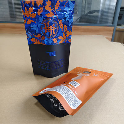 Des sacs pour l'emballage de médicaments avec fenêtre visible spéciale.