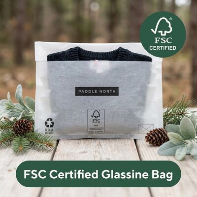 Sacs en papier en verre de luxe recyclables sans plastique pour le bord du trottoir Amballage de vêtements écologique Sacoche de vêtements pour graisse certifiée